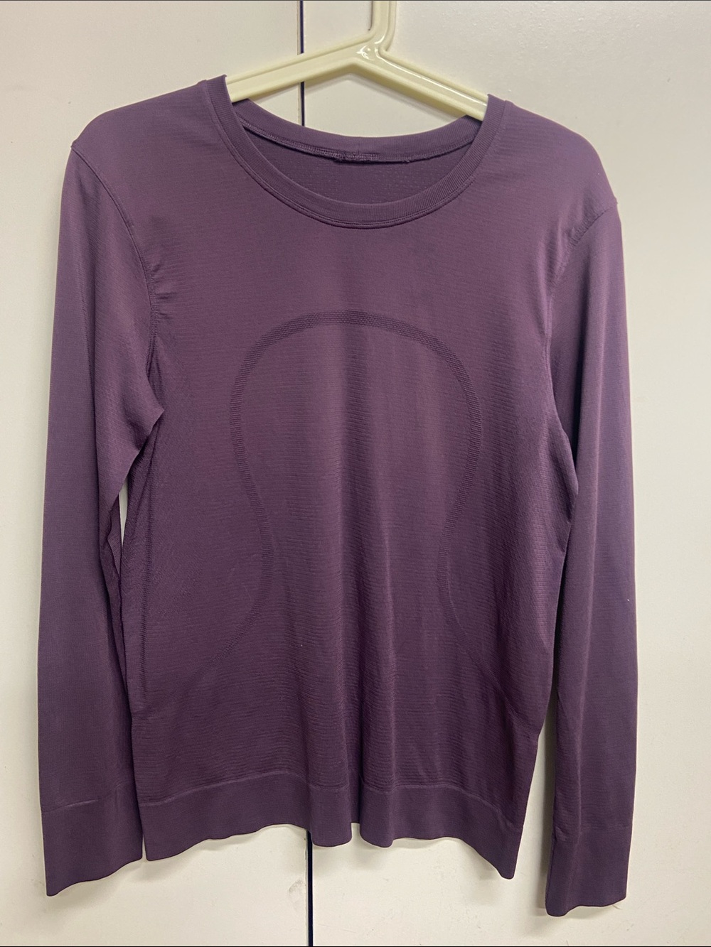 Lululemon Swiftly Relaxed Long-Sleeve Shirt, Grape Thistle, Size 6